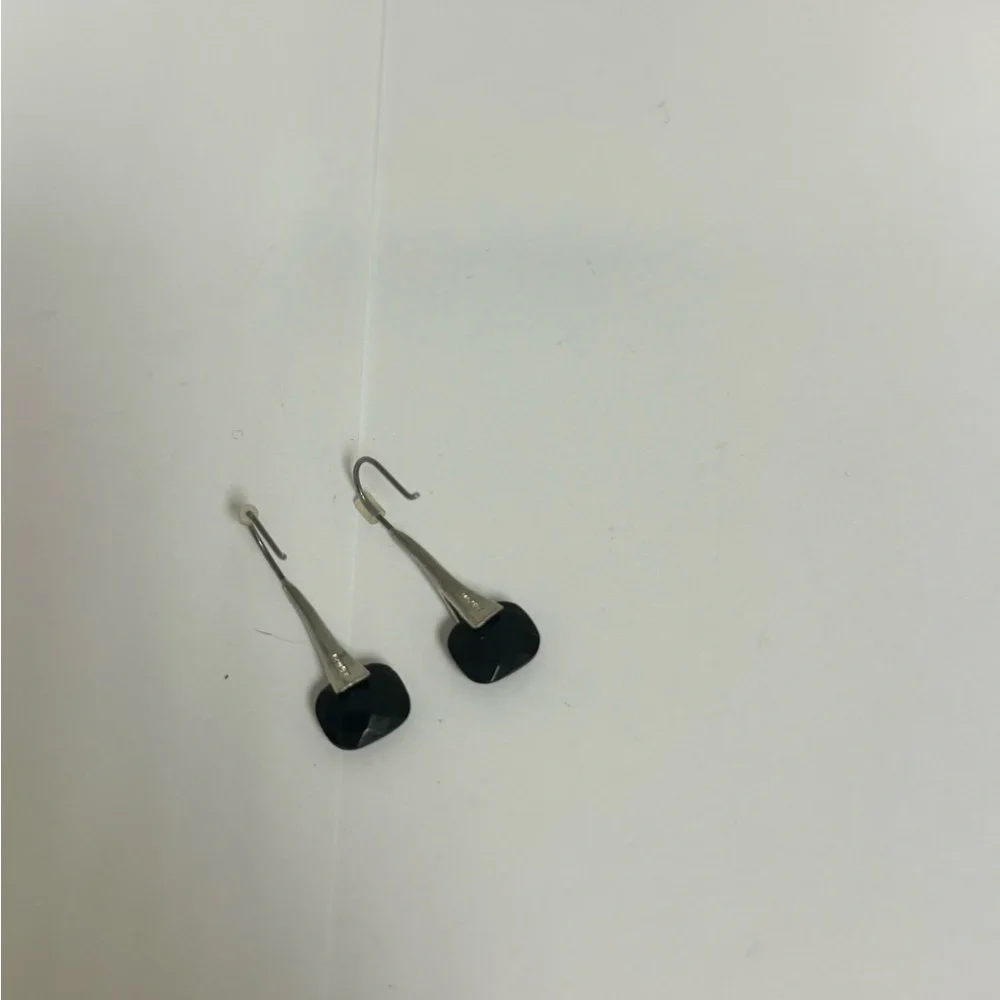 Elegant Silver and Black Drop Earrings‎